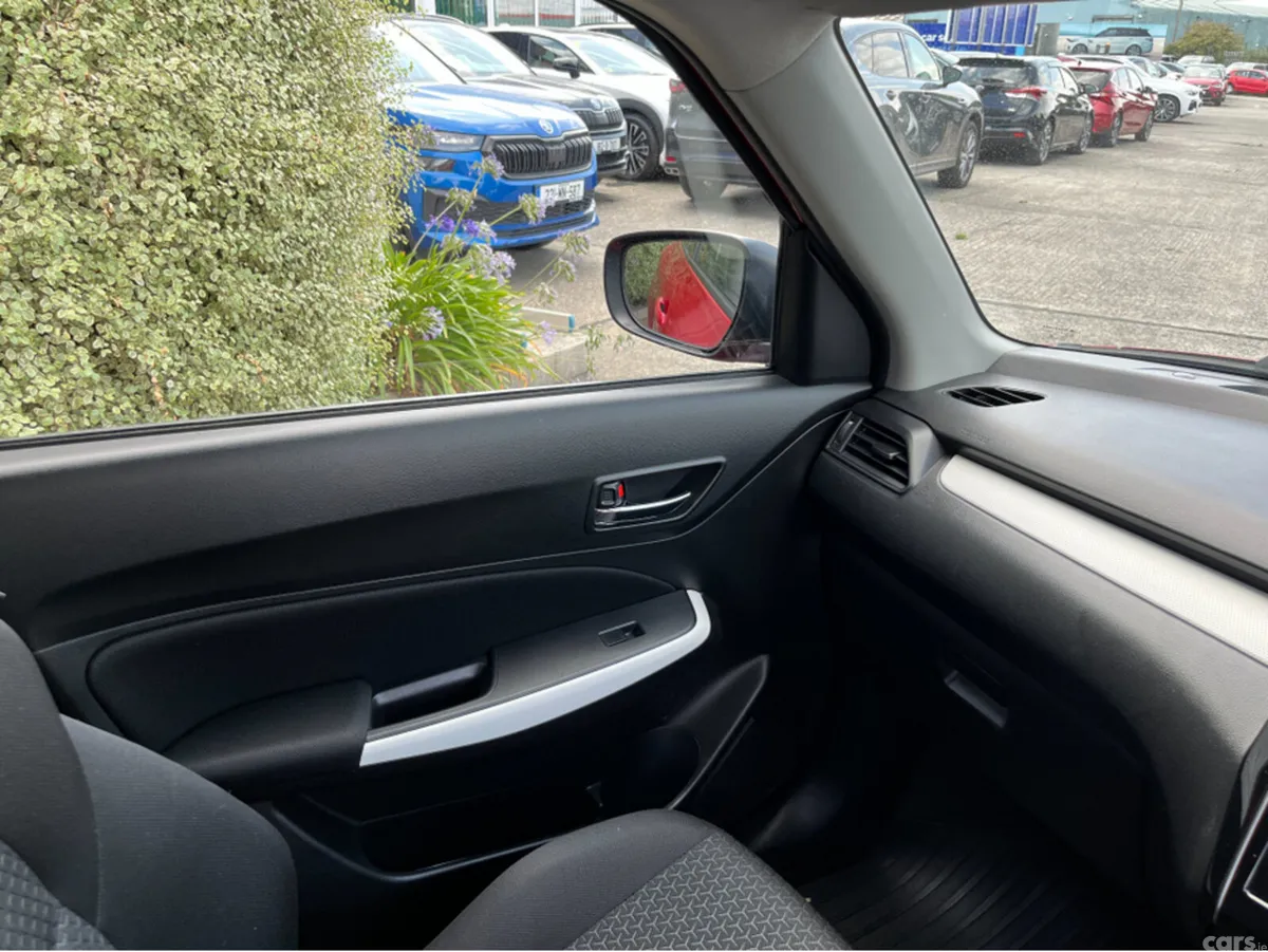 Suzuki Swift Hatchback, Petrol, 2018, Red