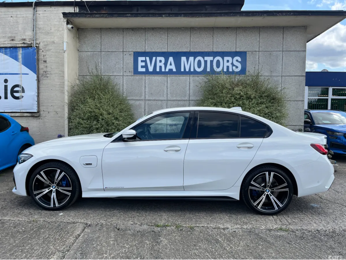BMW 3-Series Saloon, Petrol Plug-in Hybrid, 2022, White