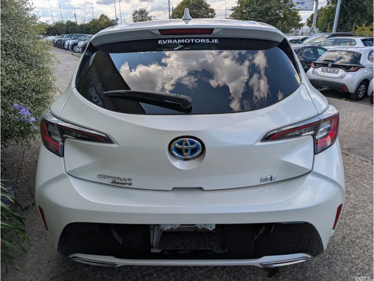 Toyota Corolla Hatchback, Petrol Hybrid, 2019, White