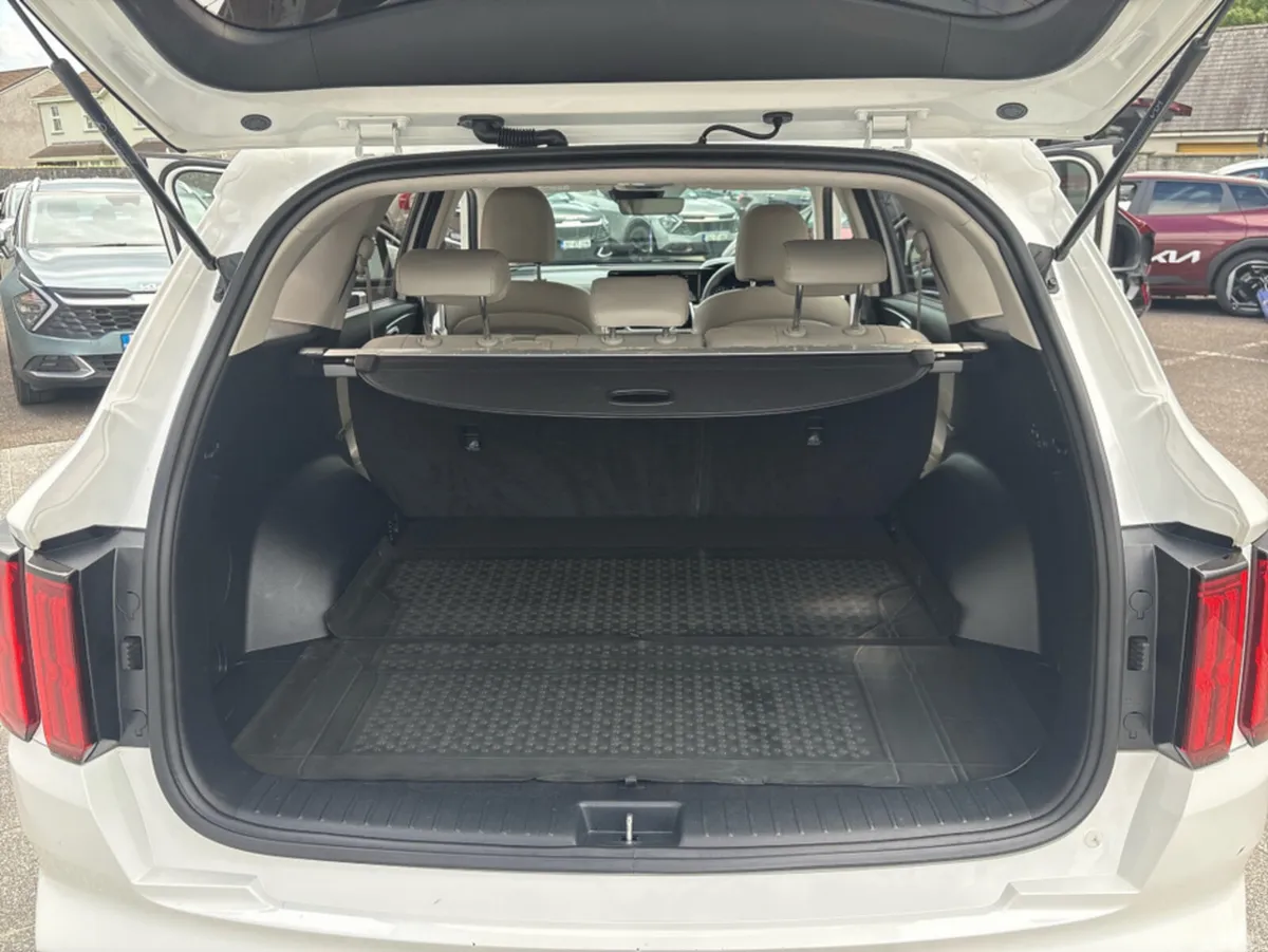 Kia Sorento MPV, Diesel, 2023, White