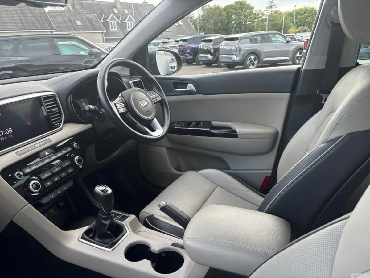 Kia Sportage MPV, Diesel Hybrid, 2021, Black