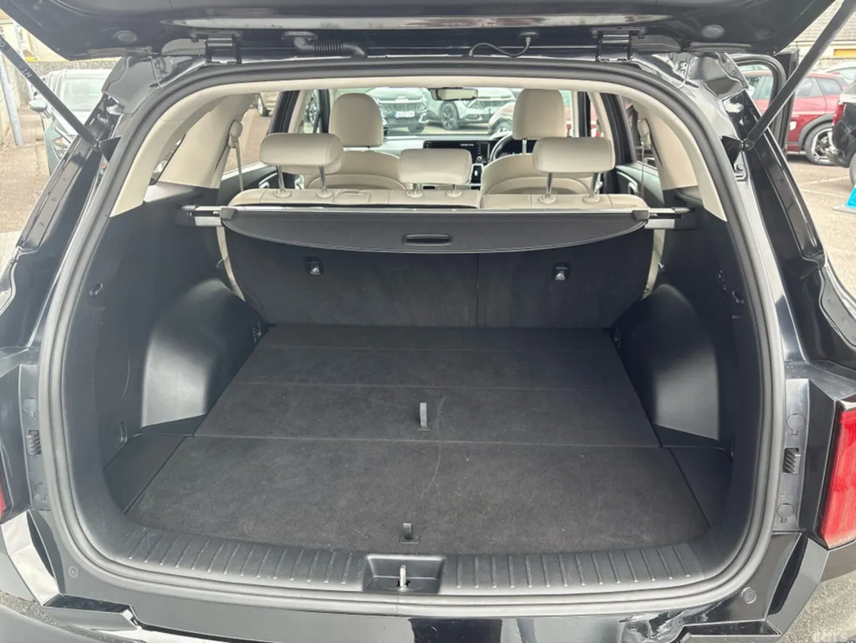 Kia Sorento MPV, Diesel, 2023, Black