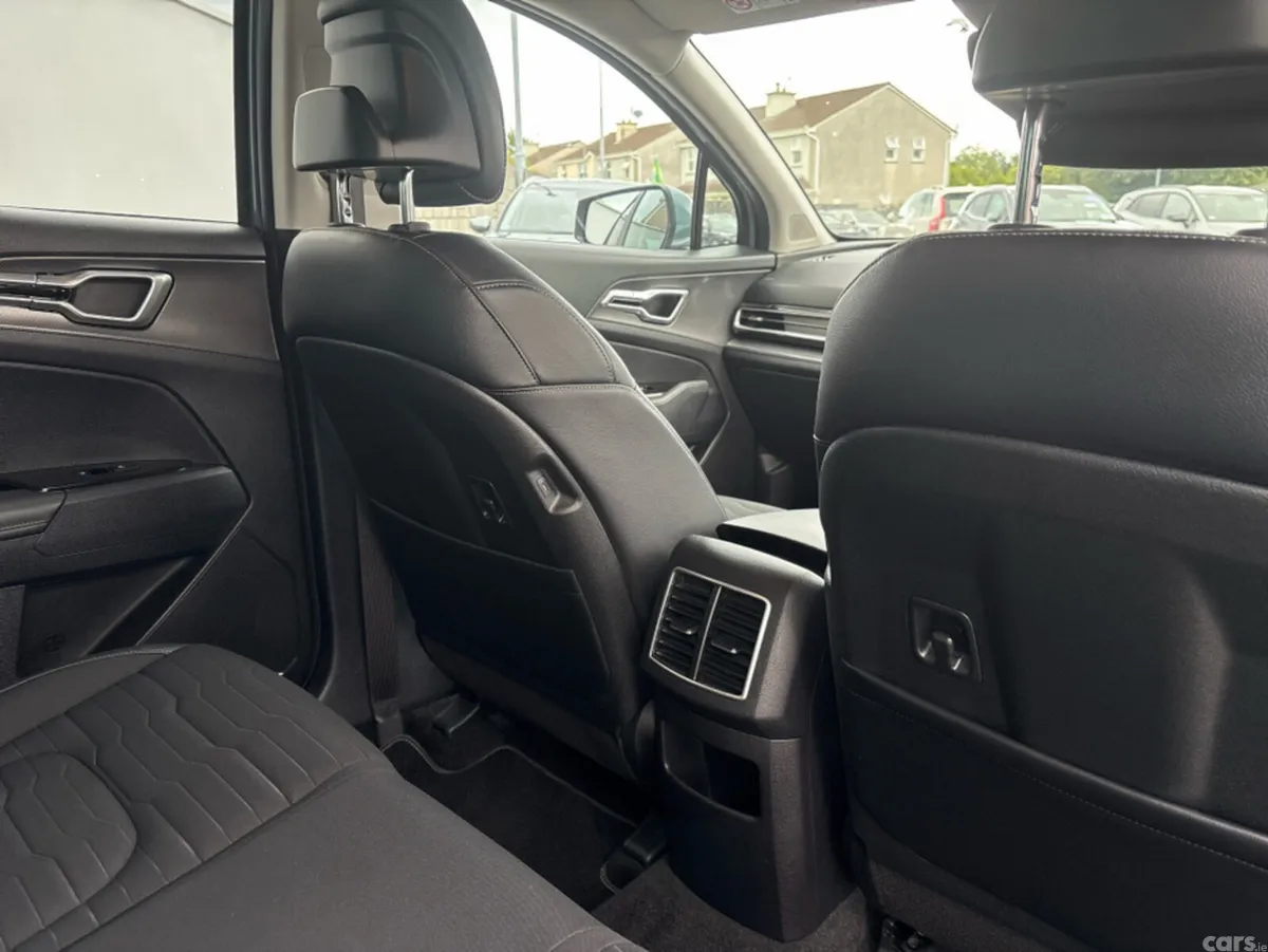 Kia Sportage MPV, Diesel, 2023, Grey