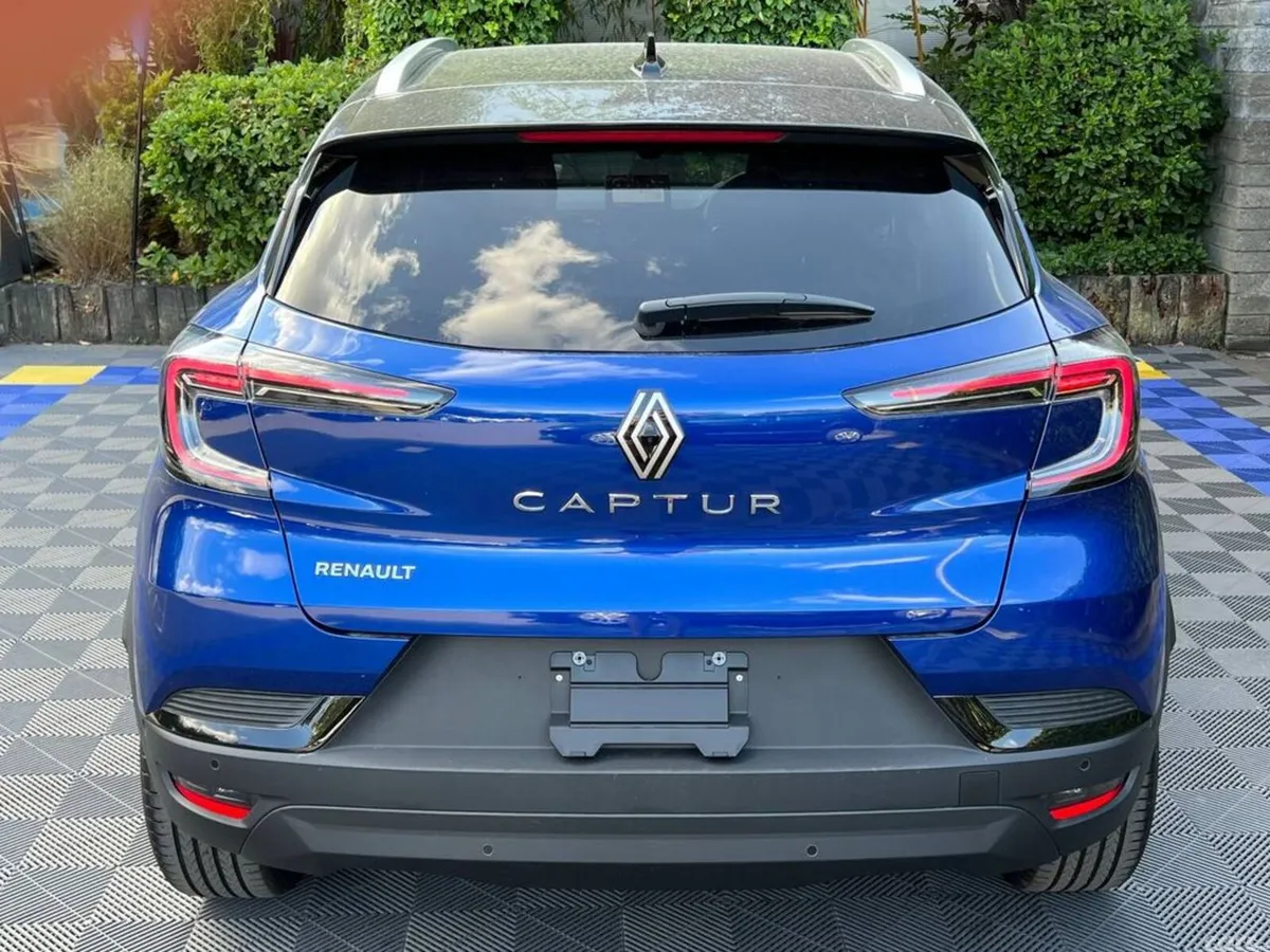 Renault Captur SUV, Petrol Hybrid, 2026, Blue