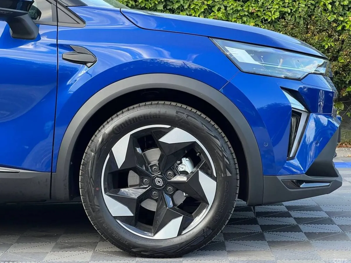 Renault Captur SUV, Petrol Hybrid, 2026, Blue