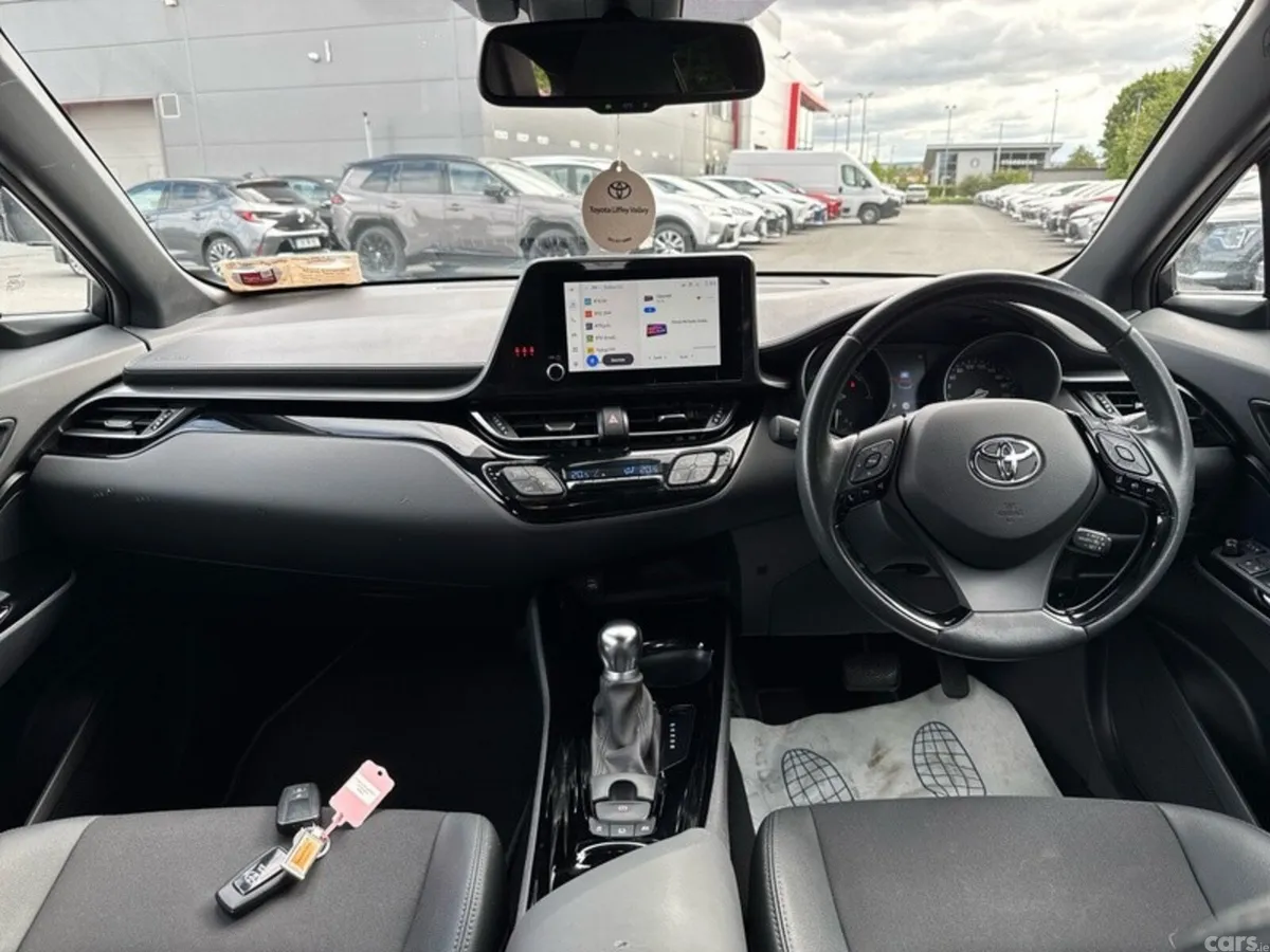 Toyota C-HR SUV, Petrol Hybrid, 2023, Silver
