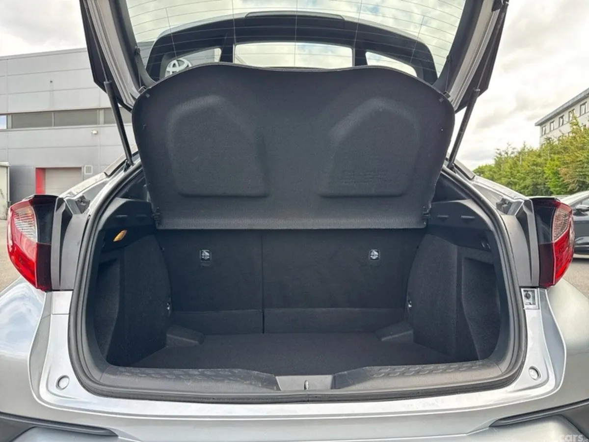 Toyota C-HR SUV, Petrol Hybrid, 2023, Silver