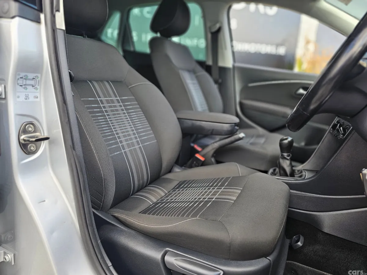 Volkswagen Polo Hatchback, Diesel, 2016, Silver