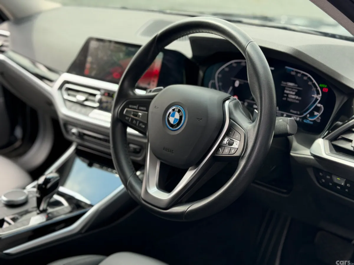 BMW 3-Series Saloon, Petrol Hybrid, 2022, Black