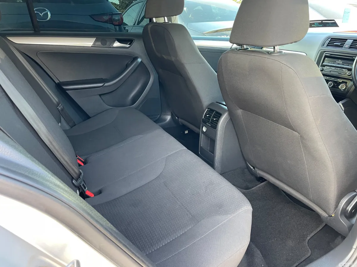 Volkswagen Jetta Saloon, Diesel, 2015, Silver