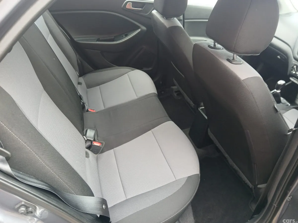 Hyundai i20 Hatchback, Petrol, 2018, Grey