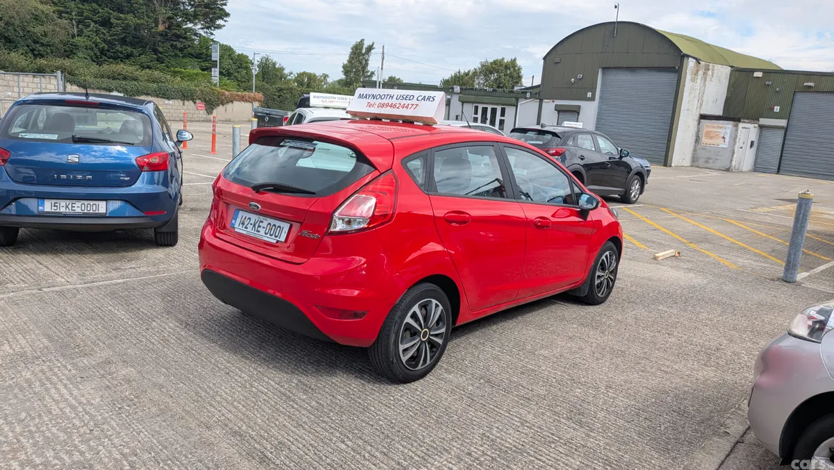 Ford Fiesta Hatchback, Petrol, 2014, Red