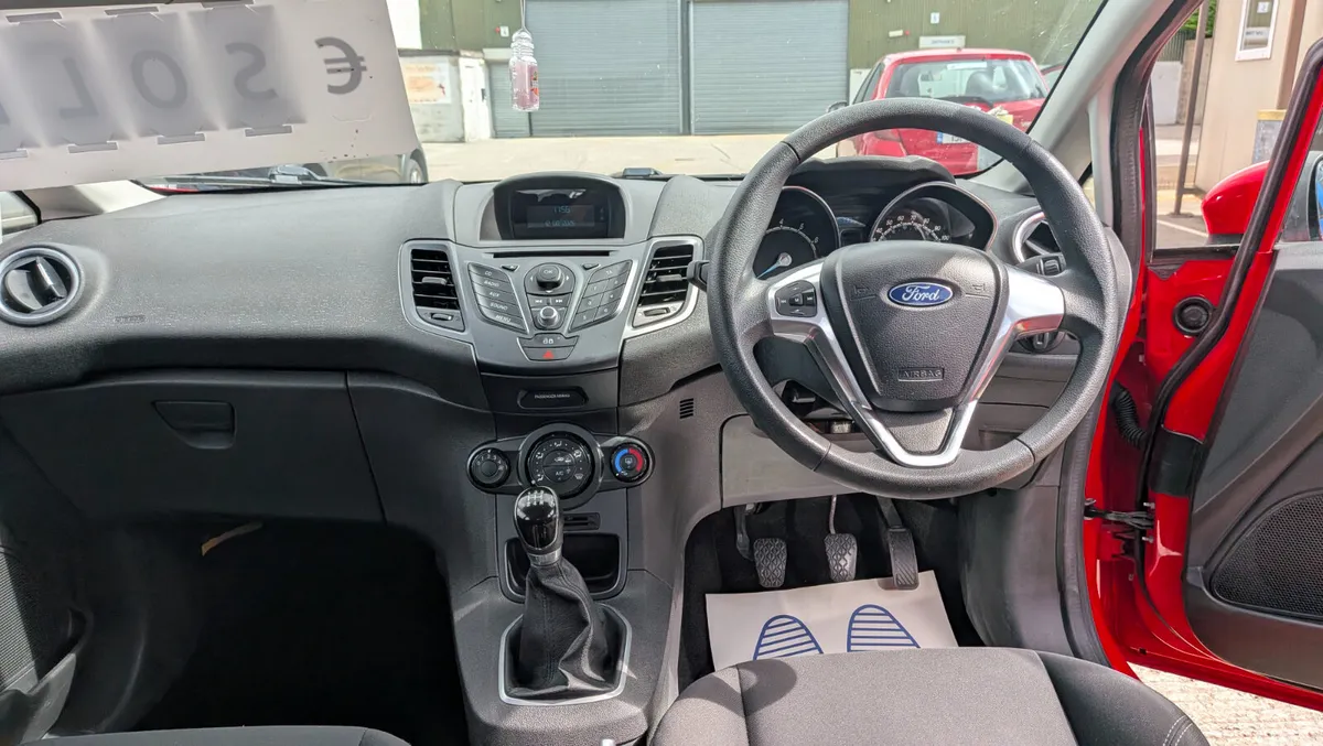 Ford Fiesta Hatchback, Petrol, 2014, Red