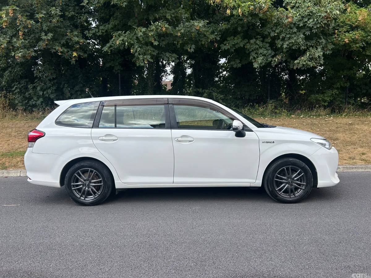 Toyota Corolla Estate, Petrol Hybrid, 2016, White