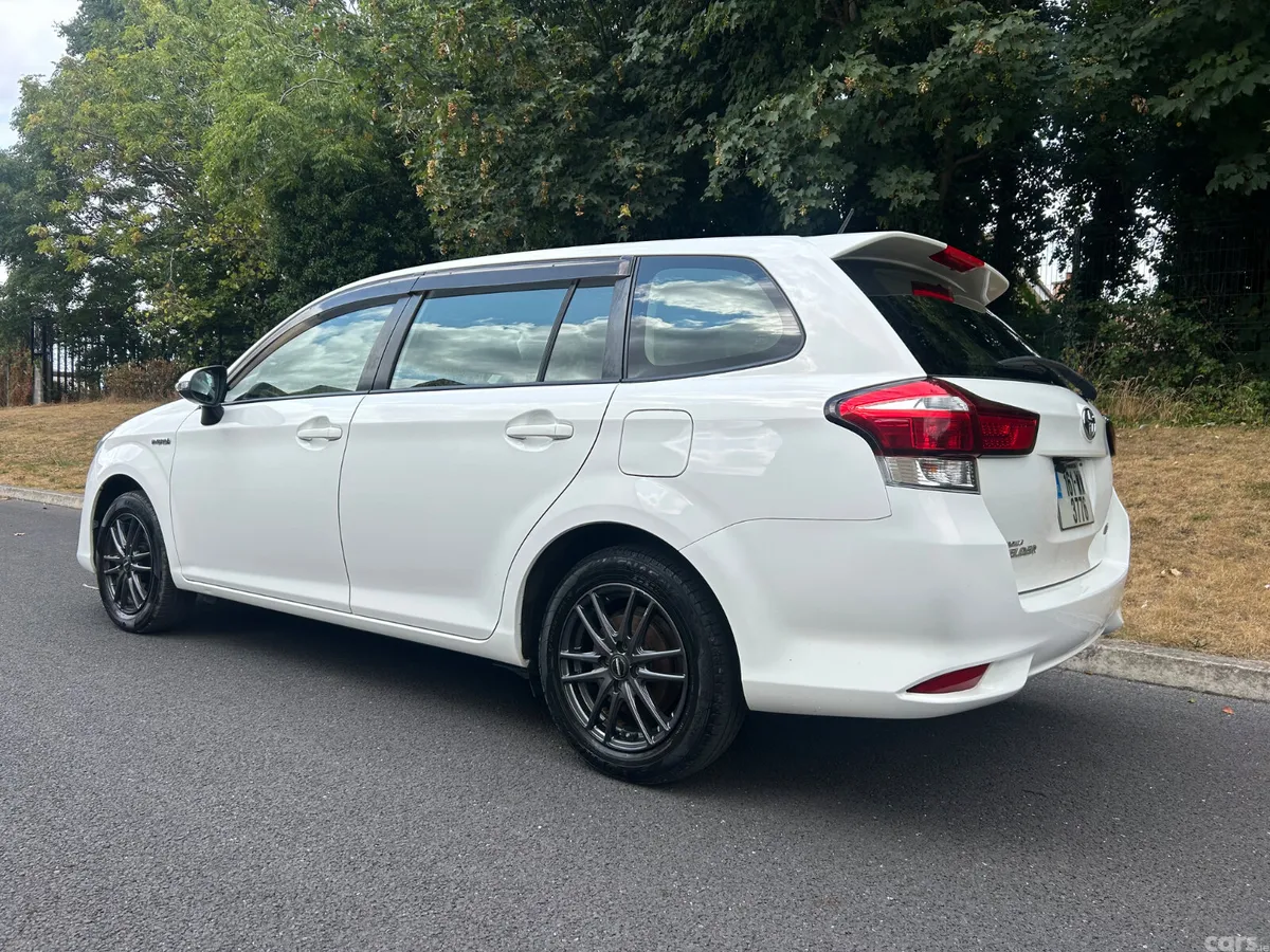 Toyota Corolla Estate, Petrol Hybrid, 2016, White
