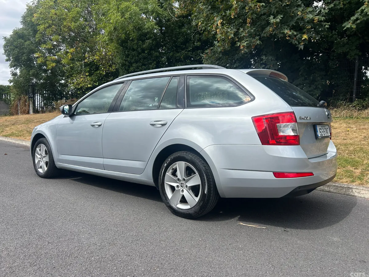 Skoda Octavia Estate, Petrol, 2015, Silver
