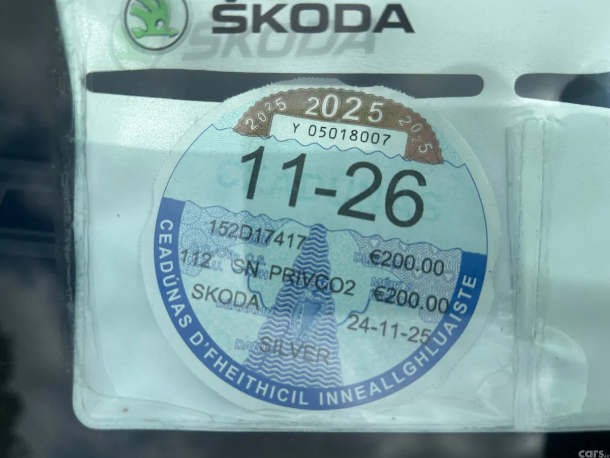 Skoda Octavia Estate, Petrol, 2015, Silver