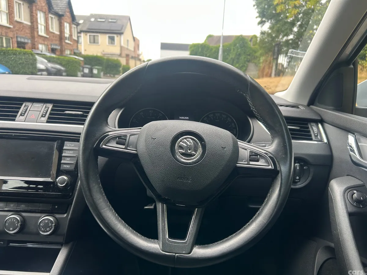 Skoda Octavia Estate, Petrol, 2015, Silver