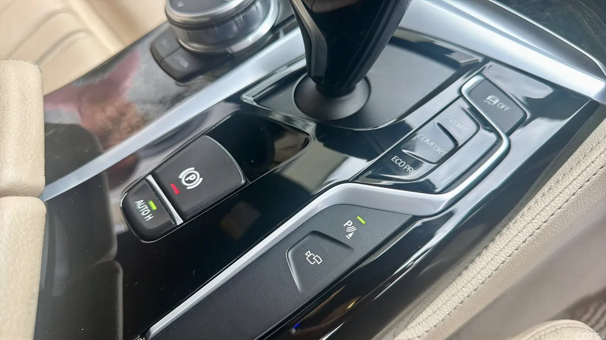 BMW 5-Series Estate, Diesel, 2017, Blue
