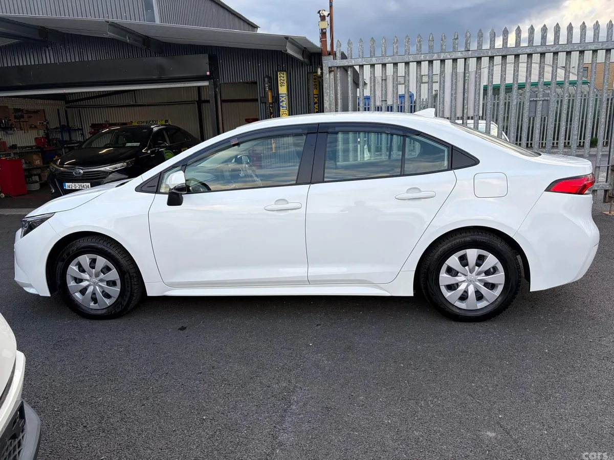 Toyota Corolla Saloon, Petrol Hybrid, 2023, White