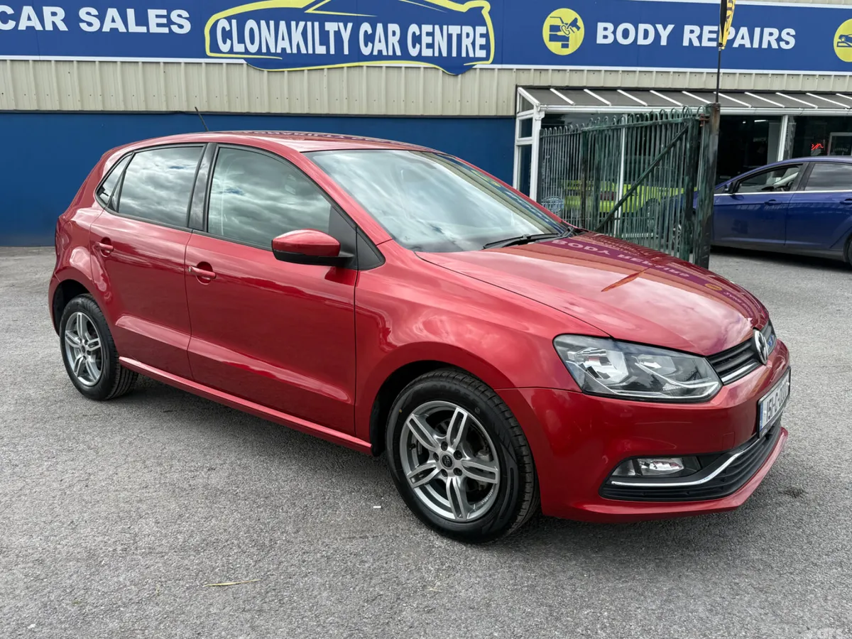 Volkswagen Polo Hatchback, Petrol, 2015, Red