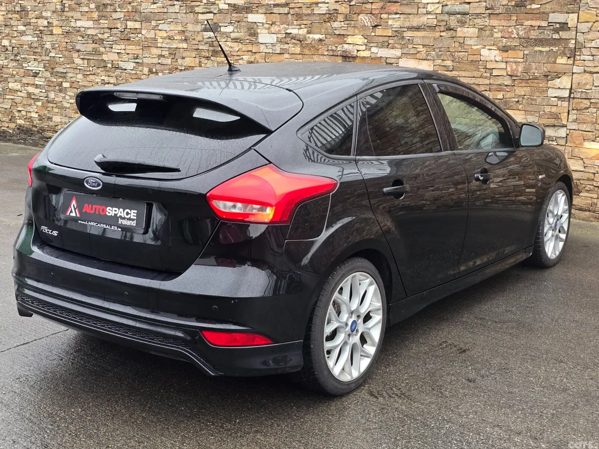 Ford Focus Hatchback, Diesel, 2017, Black