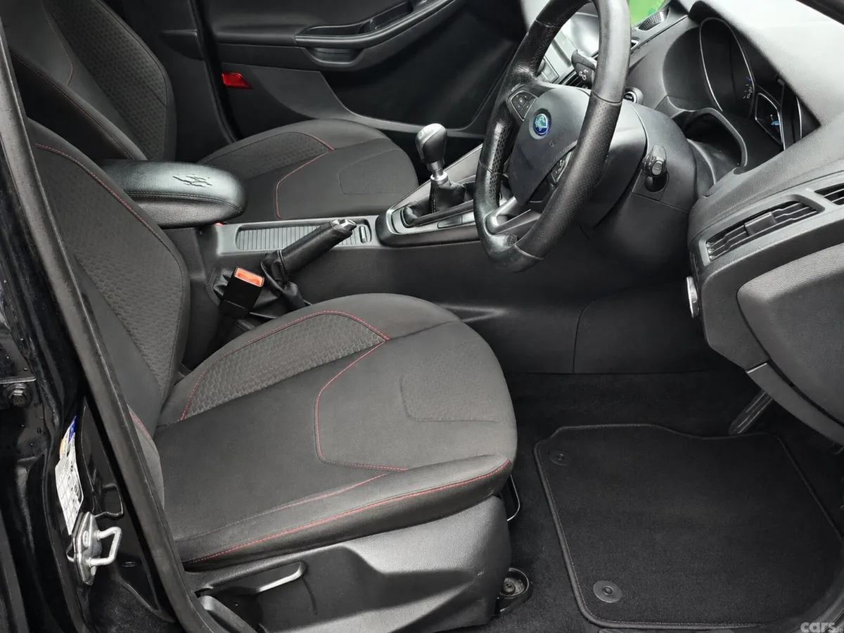 Ford Focus Hatchback, Diesel, 2017, Black