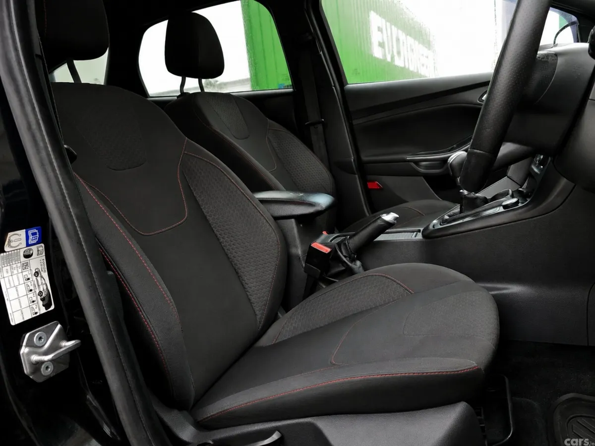 Ford Focus Hatchback, Diesel, 2017, Black