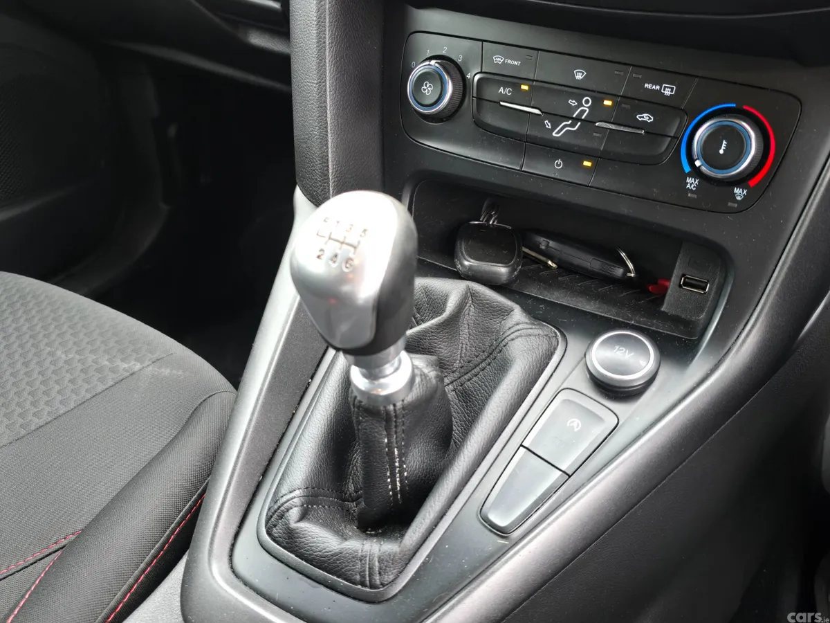 Ford Focus Hatchback, Diesel, 2017, Black