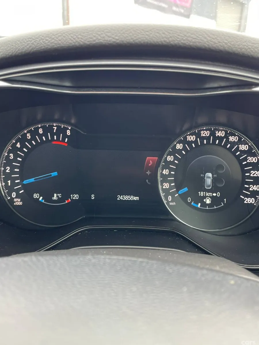 Ford Mondeo Hatchback, Petrol, 2015, Brown