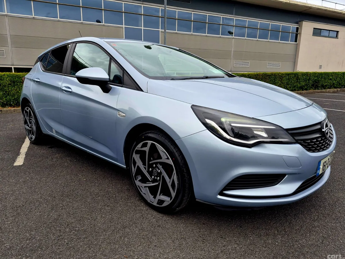 Opel Astra Hatchback, Petrol, 2016, Silver