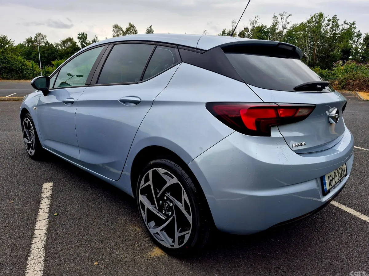 Opel Astra Hatchback, Petrol, 2016, Silver