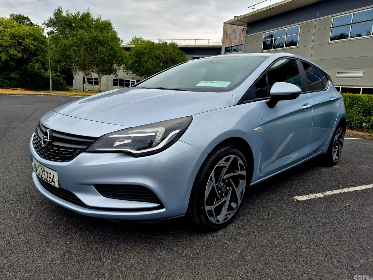 Opel Astra Hatchback, Petrol, 2016, Silver