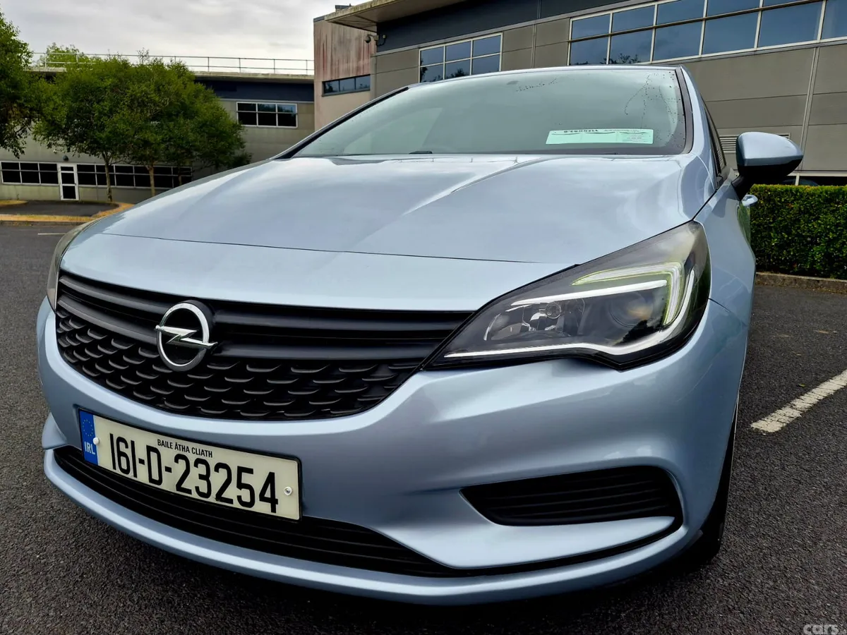 Opel Astra Hatchback, Petrol, 2016, Silver
