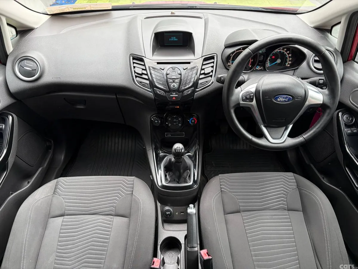 Ford Fiesta Hatchback, Petrol, 2015, Red