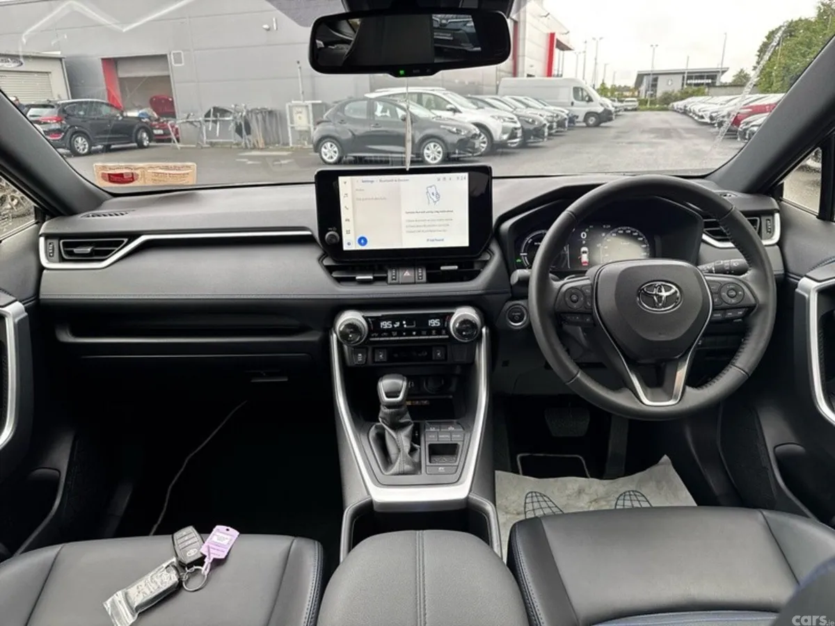 Toyota RAV4 SUV, Petrol Hybrid, 2024, White