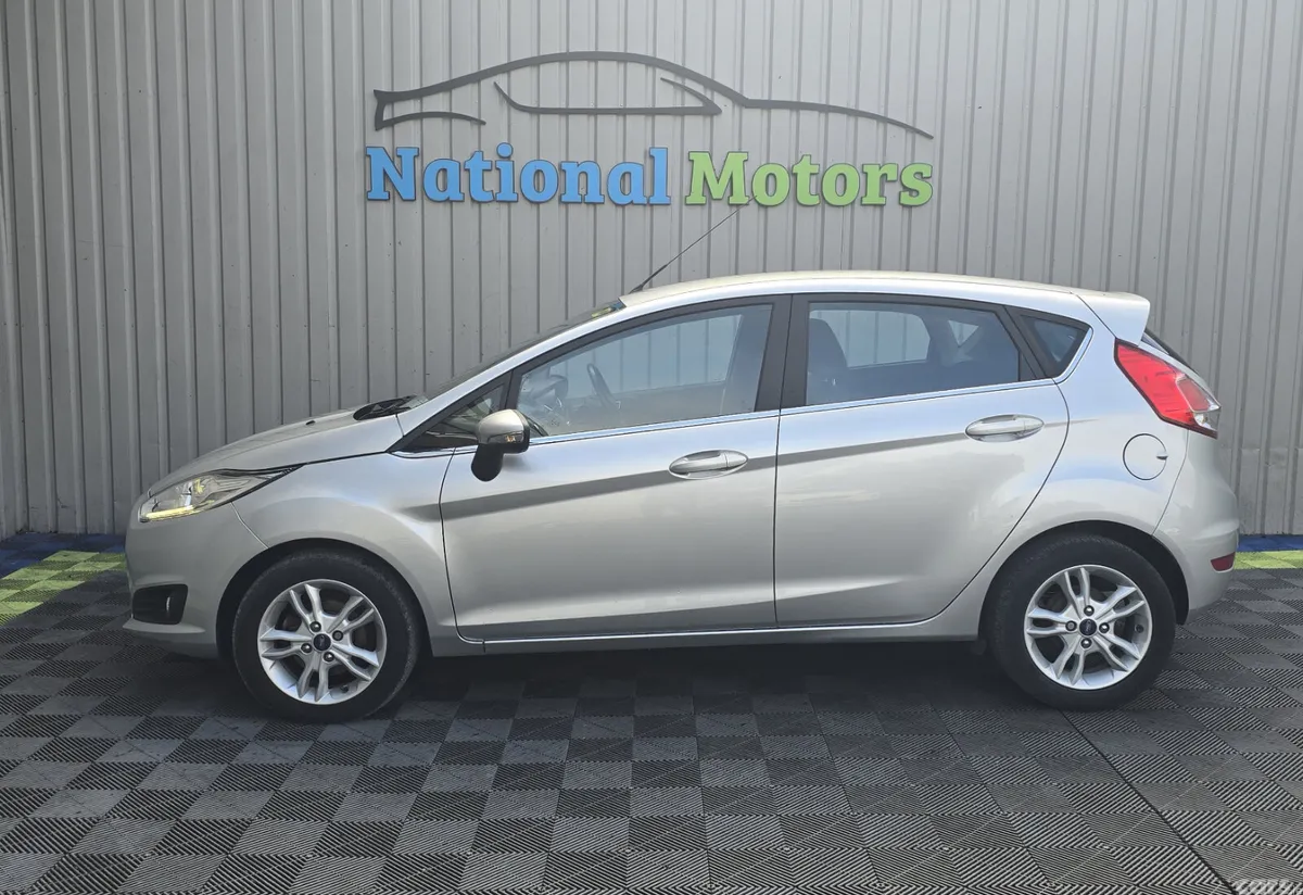 Ford Fiesta Hatchback, Petrol, 2017, Silver