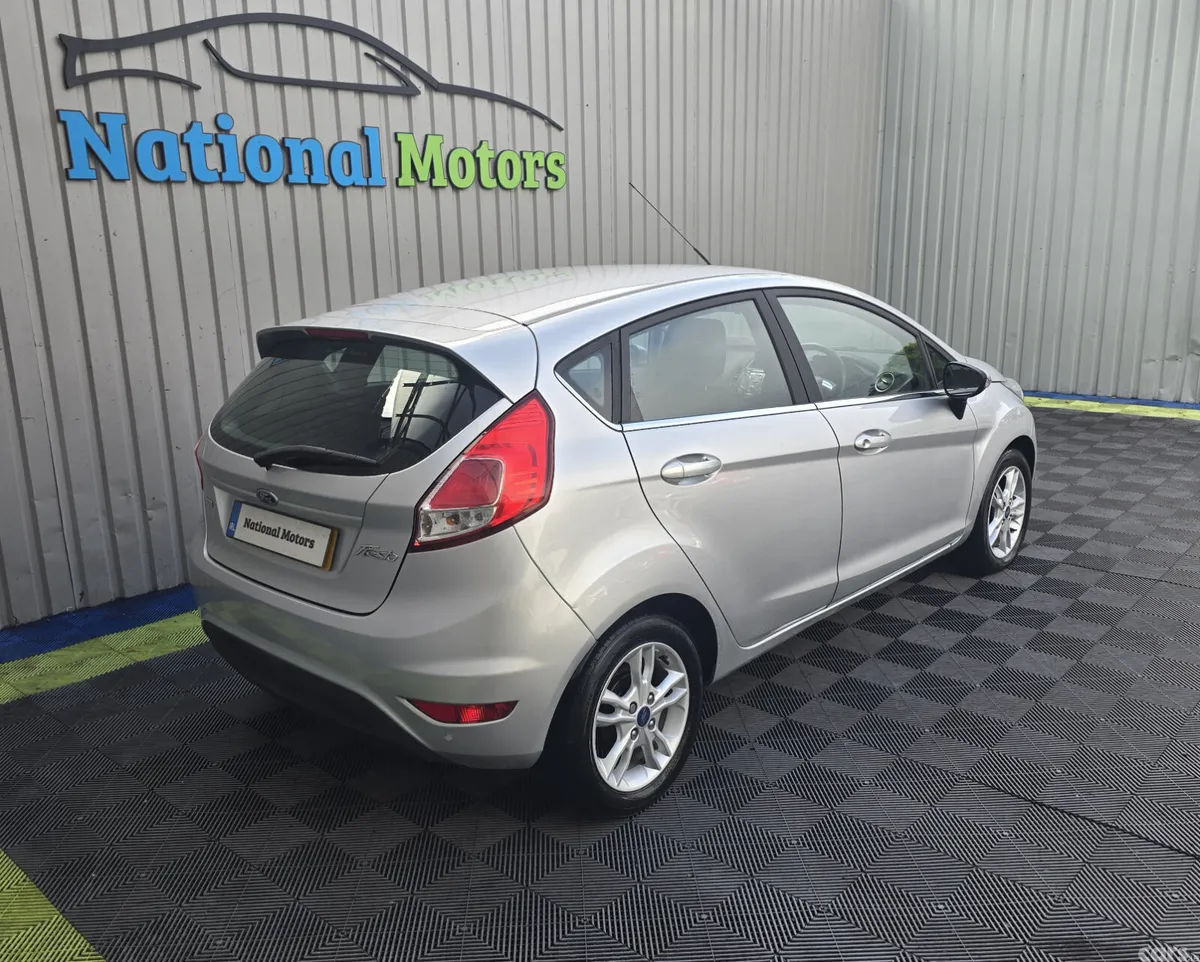 Ford Fiesta Hatchback, Petrol, 2017, Silver