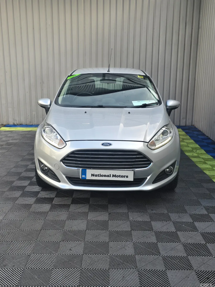 Ford Fiesta Hatchback, Petrol, 2017, Silver