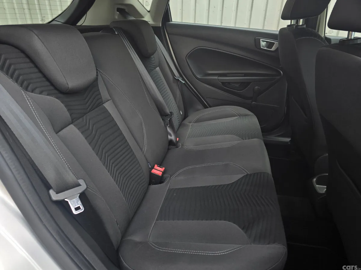 Ford Fiesta Hatchback, Petrol, 2017, Silver
