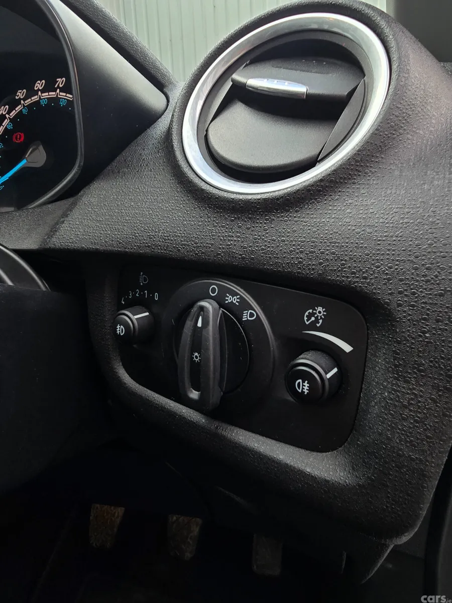 Ford Fiesta Hatchback, Petrol, 2017, Silver