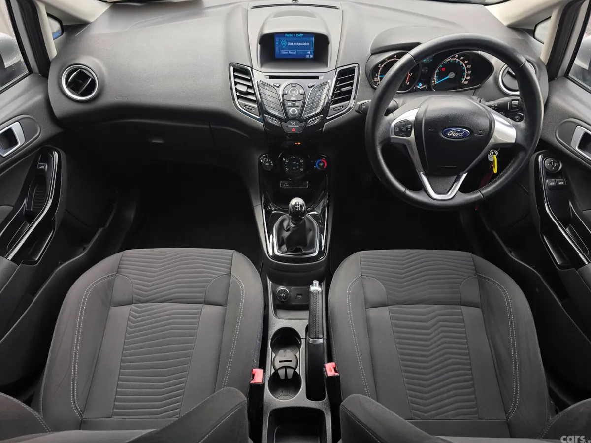 Ford Fiesta Hatchback, Petrol, 2017, Silver