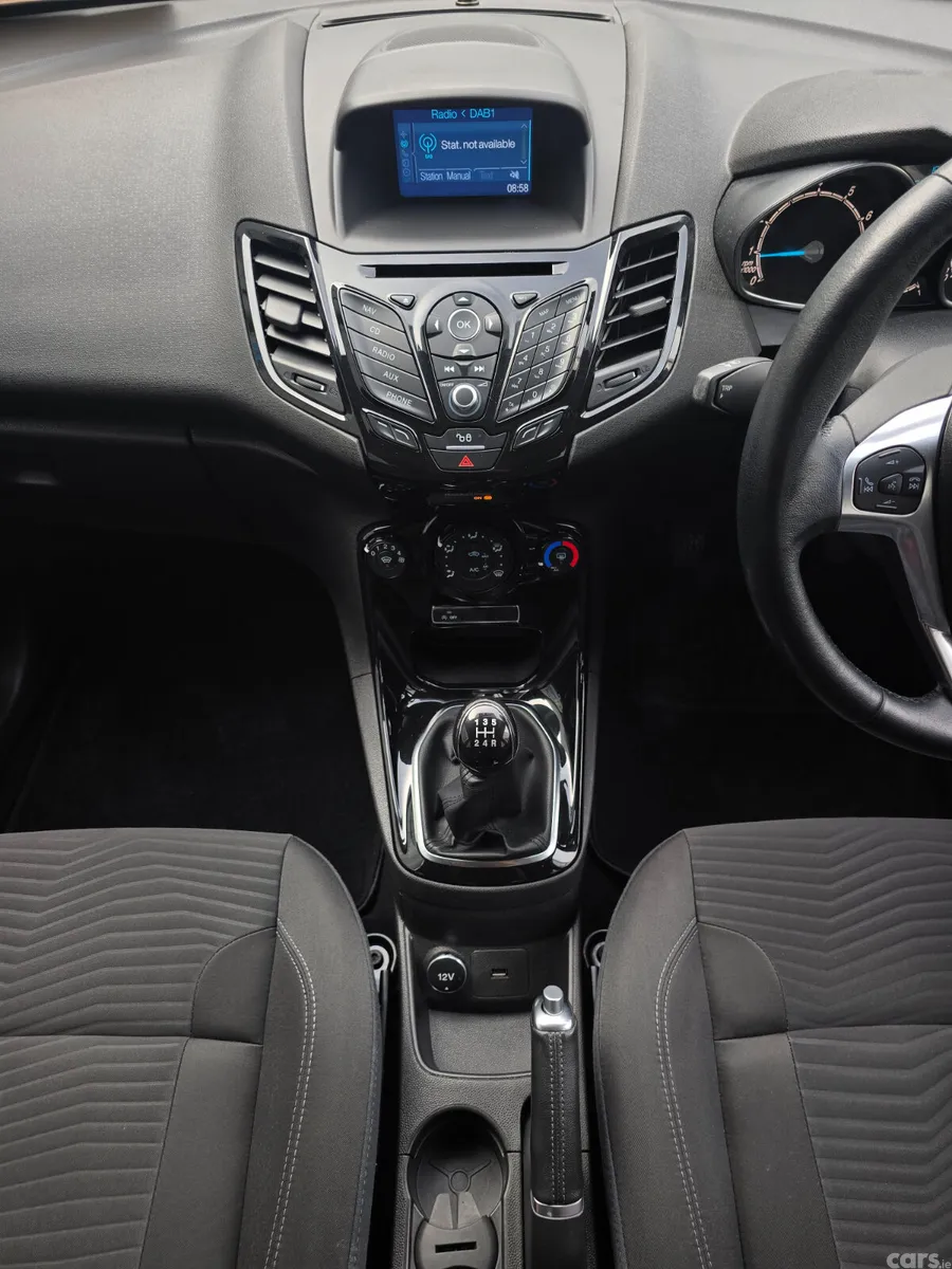 Ford Fiesta Hatchback, Petrol, 2017, Silver