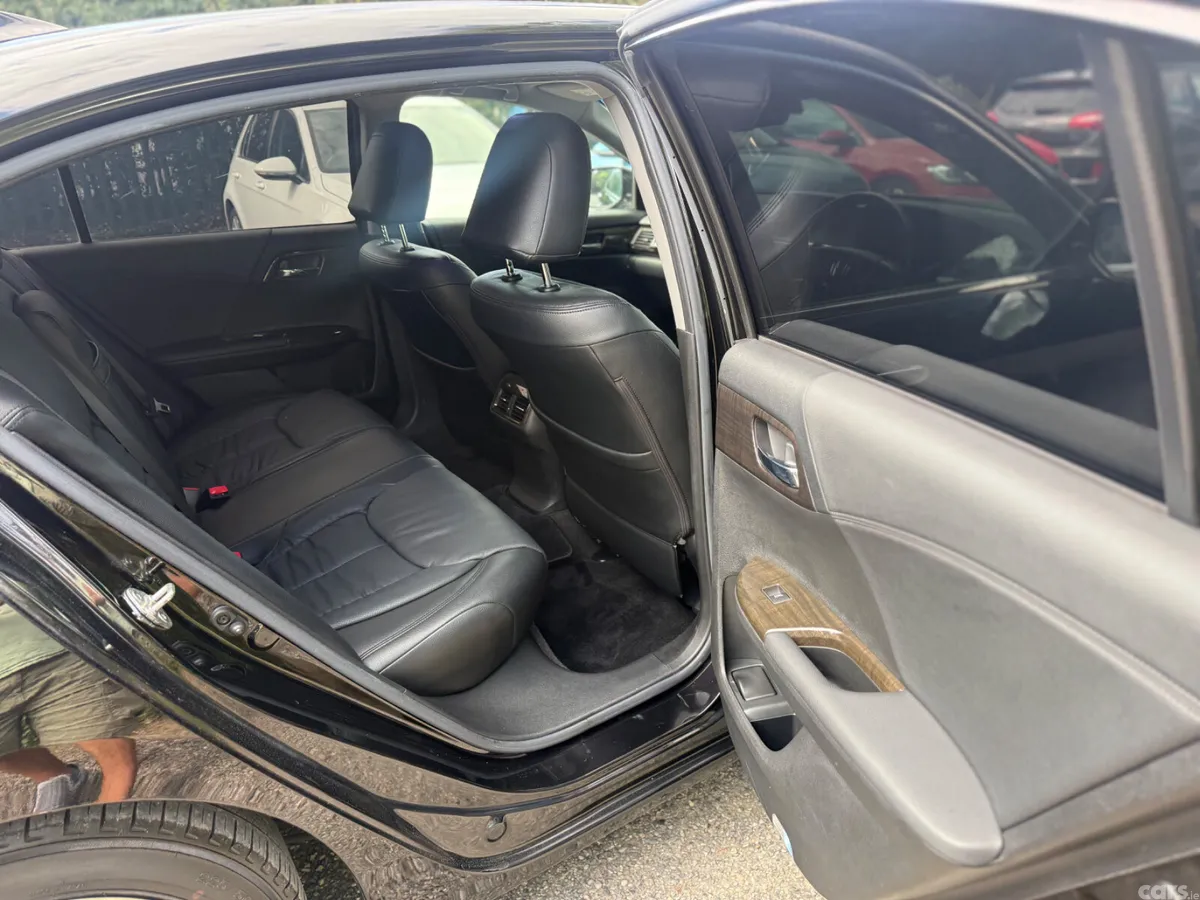 Honda Accord Saloon, Petrol Hybrid, 2015, Black
