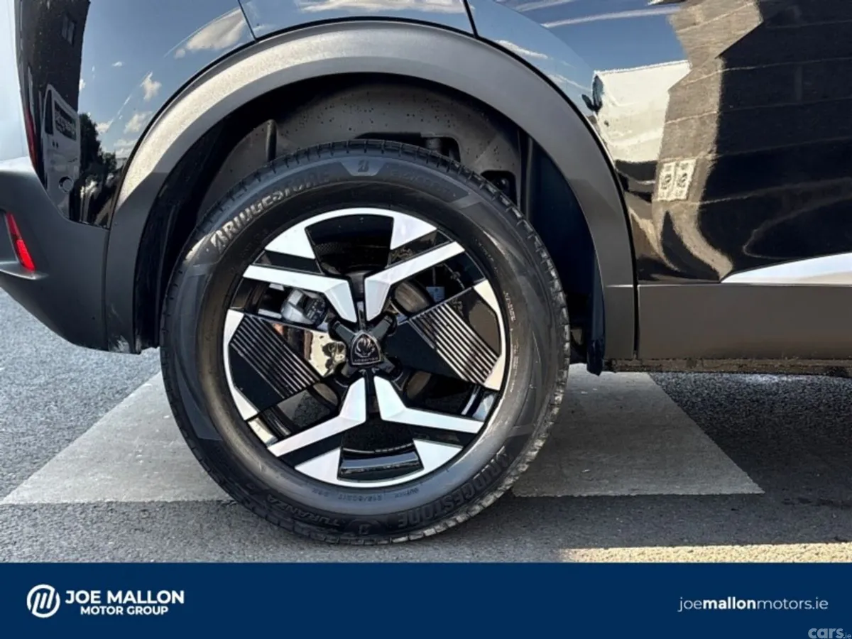 Peugeot 2008 MPV, Petrol Hybrid, 2026, Black