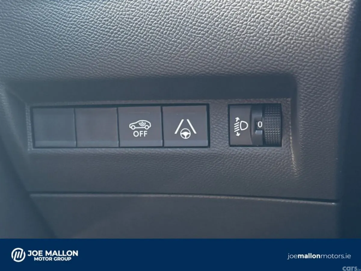 Peugeot 2008 MPV, Petrol Hybrid, 2026, Black