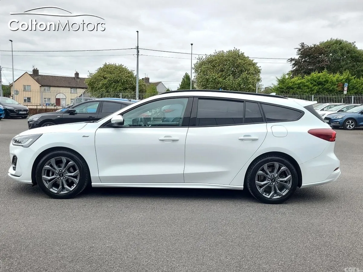 Ford Focus Estate, Petrol, 2023, White