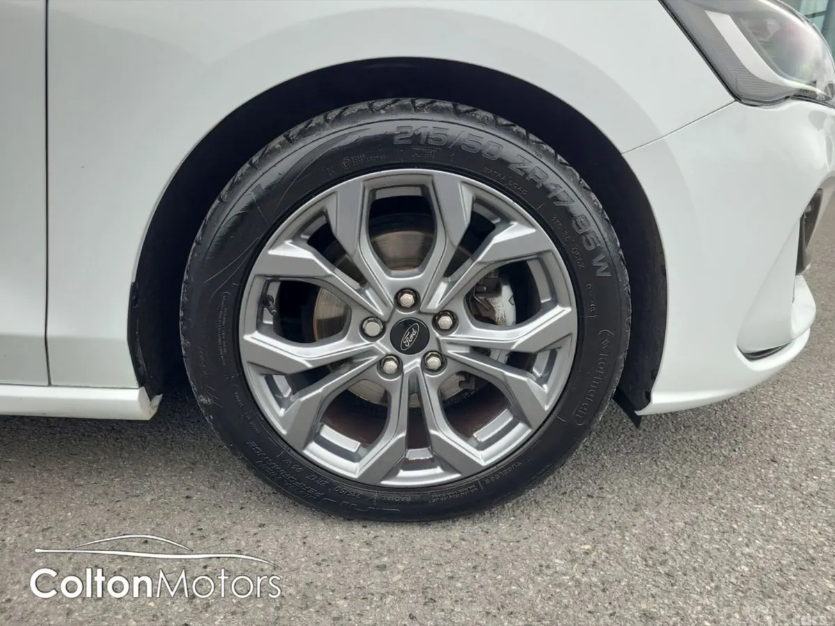 Ford Focus Estate, Petrol, 2023, White
