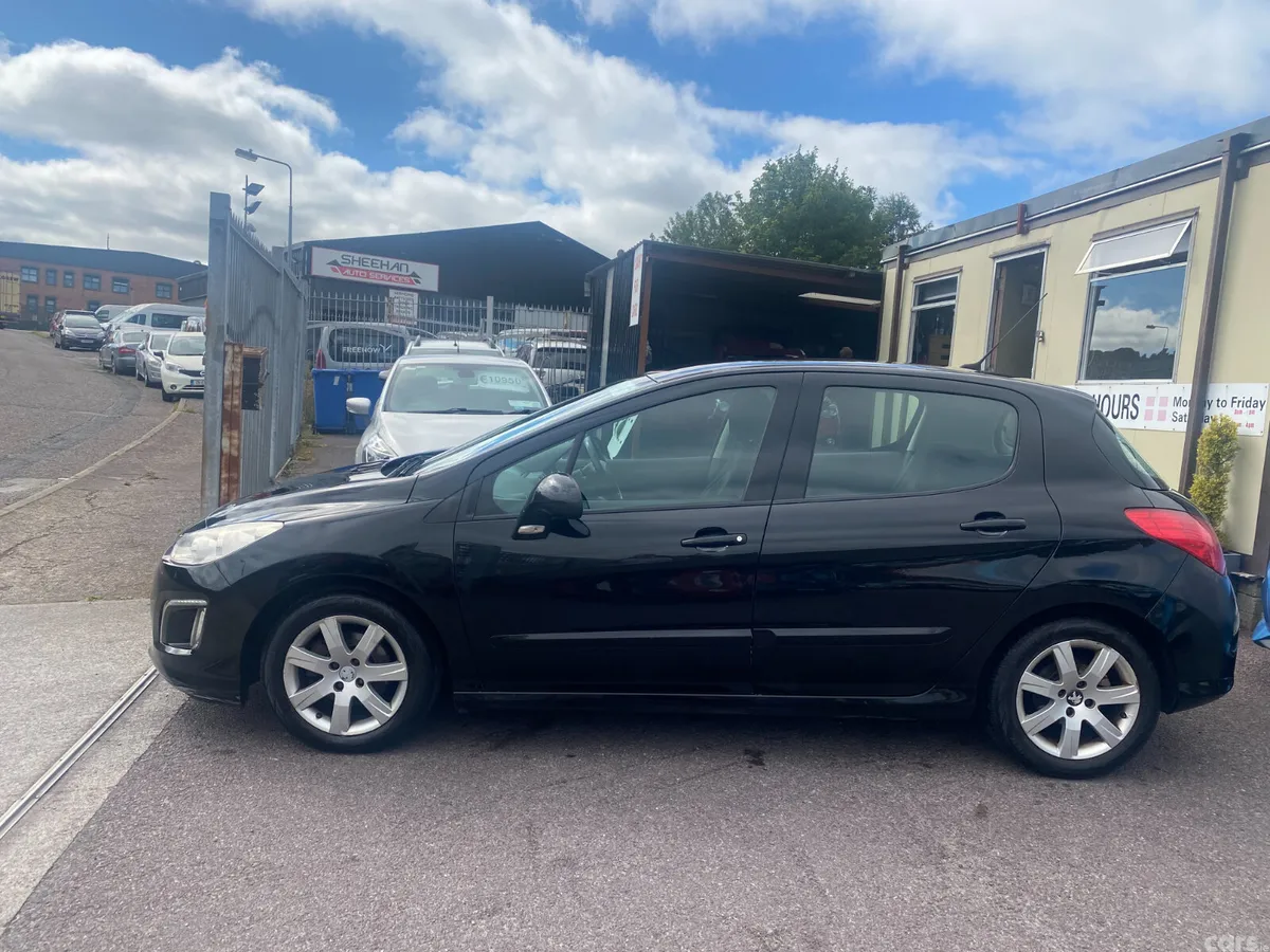 Peugeot 308 Hatchback, Diesel, 2013, Black