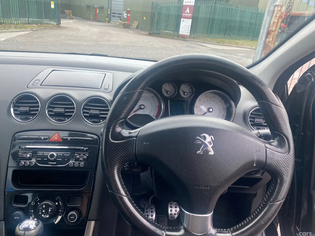 Peugeot 308 Hatchback, Diesel, 2013, Black